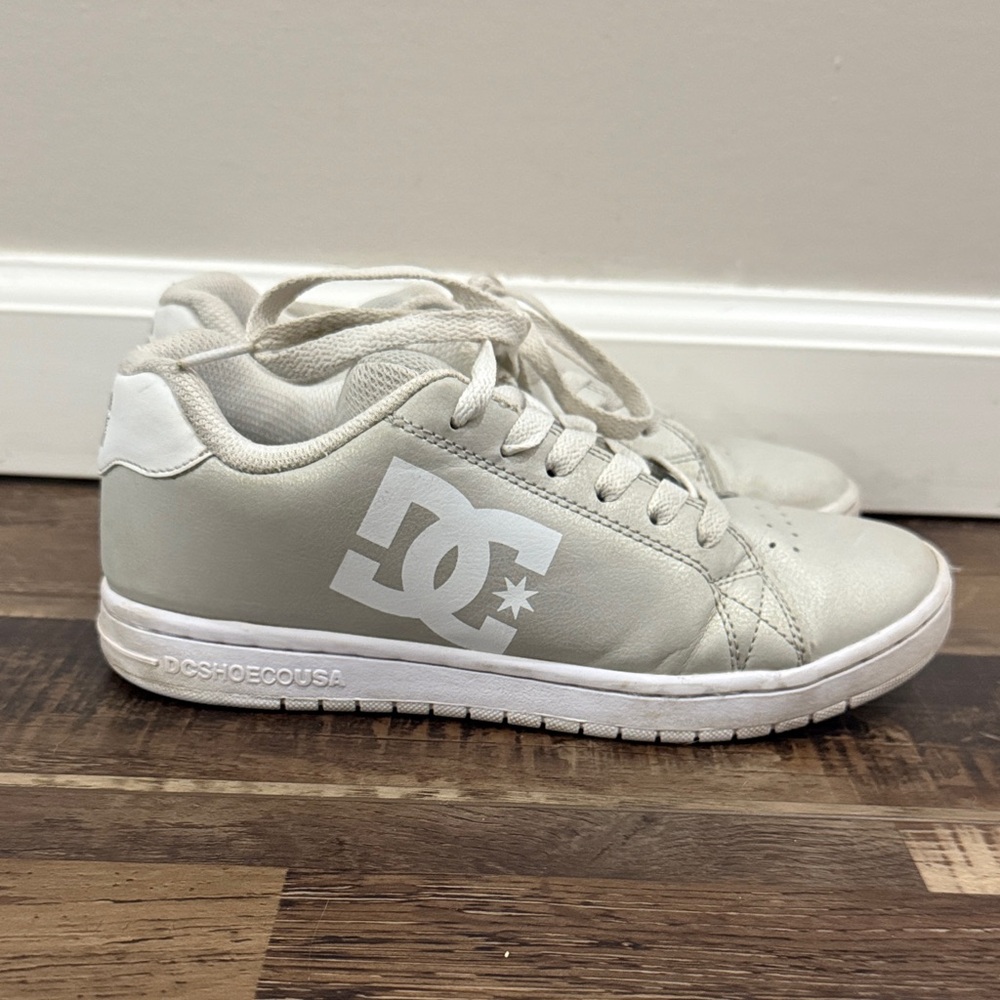 DC Low-Top Sneakers in Light Gray and White Logo